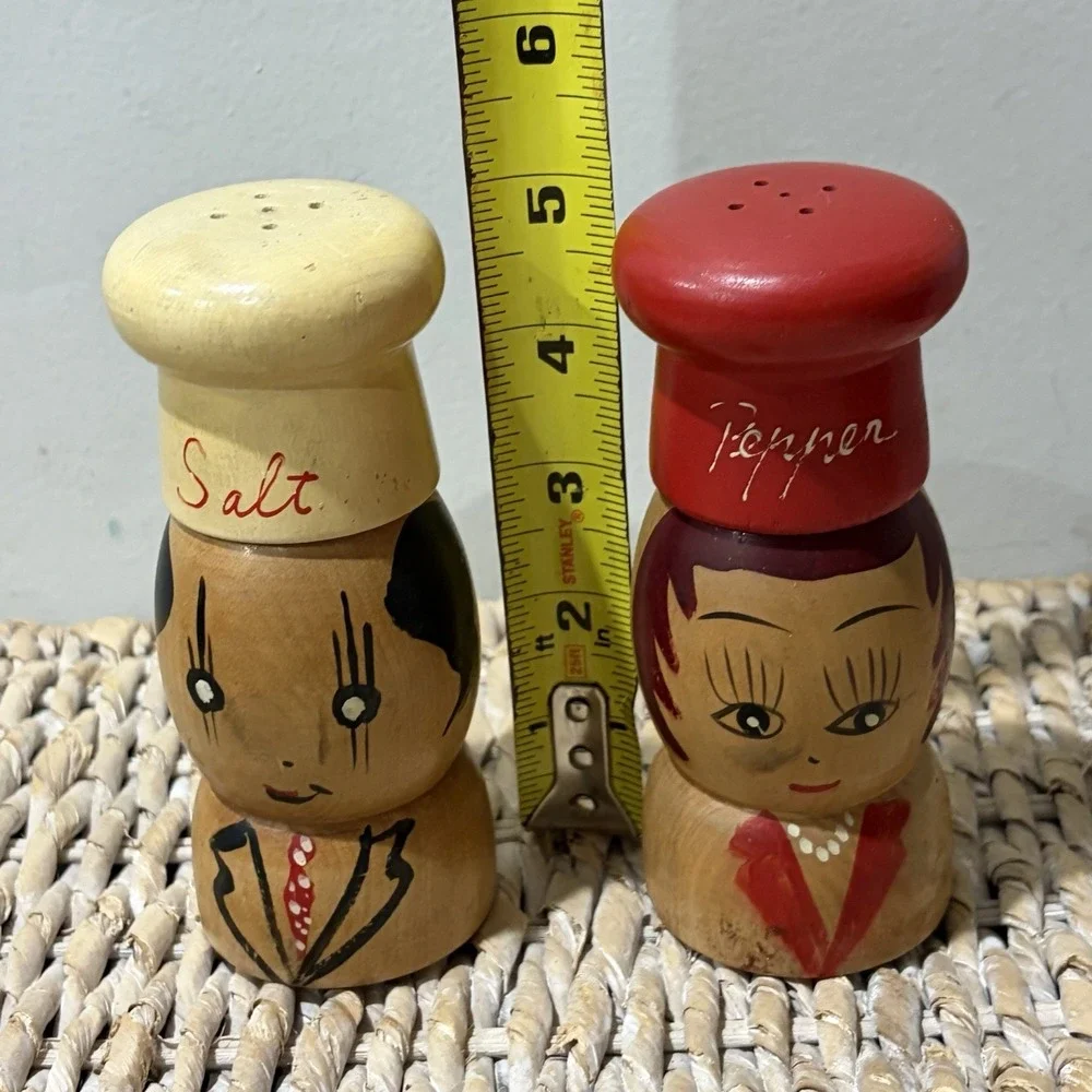 Vintage Wooden Salty & Peppy Salt & Pepper Shakers 5